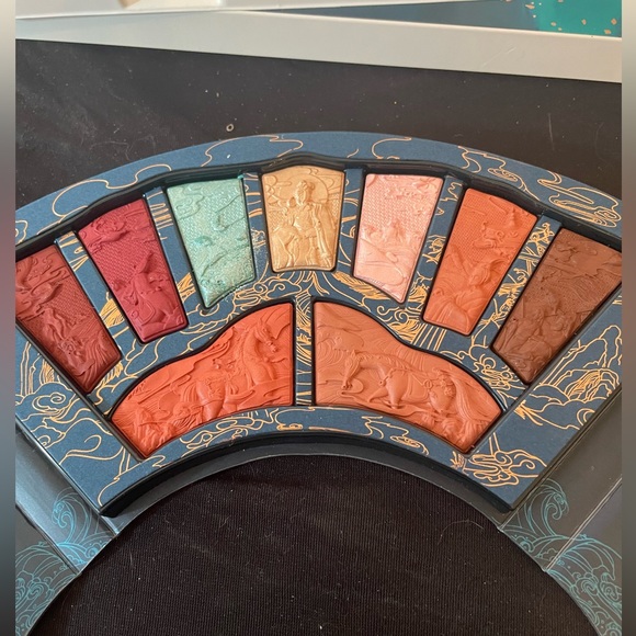 Florasis Floral Engraving Odey Palette and 2 Bags NWT - Picture 1 of 9